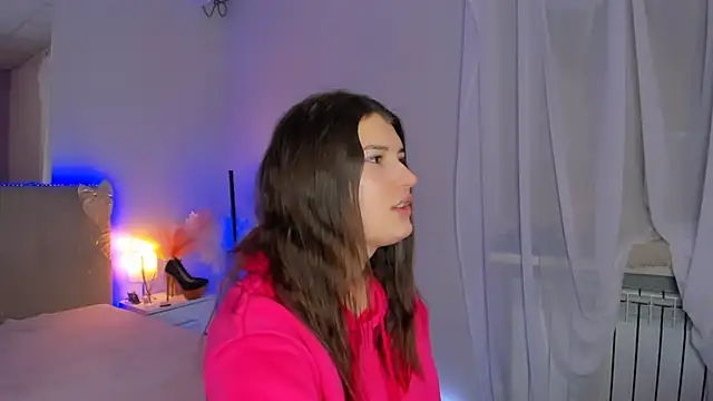 Snapshot of Laura_Leee chatting on 02.12.26 Laura Leee online show from 02.12.26