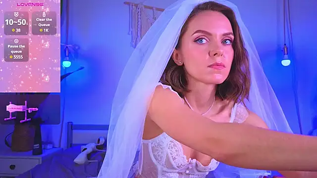 Snapshot of lil_fleur chatting on 12.04.24 lil fleur online show from 12.04.24