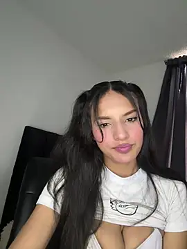 Snapshot of Dulceeany chatting on 01.30.25 Dulceeany online show from 01.30.25