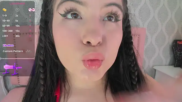 Snapshot of martina_rivera_ chatting on 11.02.25 martina rivera online show from 11.02.25