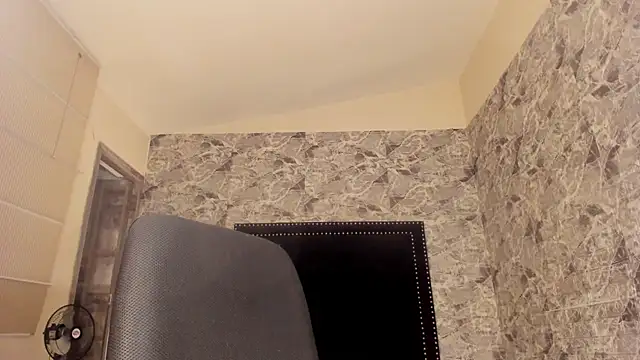 Estrella05  online show from 12.22.24