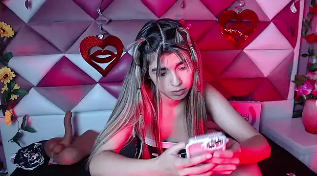 Snapshot of NahomiConnor_ chatting on 03.22.25 NahomiConnor online show from 03.22.25