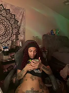 butterflybootyy online show from 12.17.24