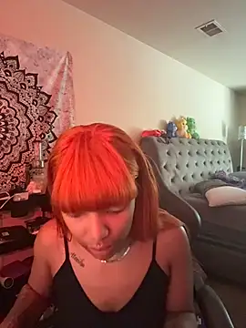 butterflybootyy online show from 10.14.25