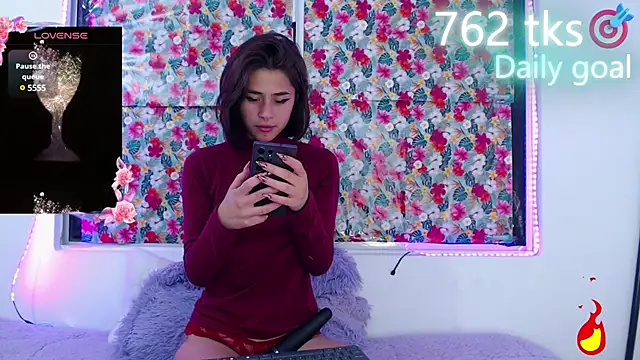 Snapshot of -Gwen- chatting on 01.17.25 -Gwen- online show from 01.17.25