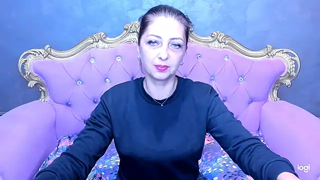 DivinSandra online show from 10.13.25