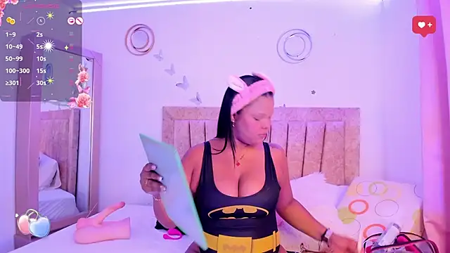 LaurinMonroe online show from 02.10.25