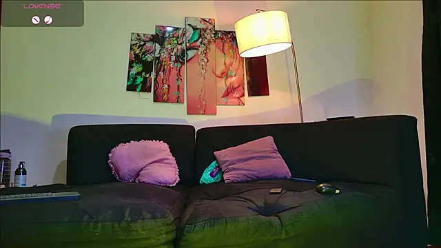 Lizzymontanaa online show from 12.27.24