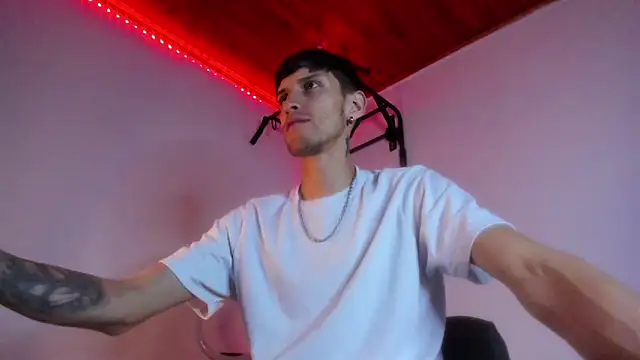 Snapshot of ImVen980 chatting on 02.11.25 ImVen980 online show from 02.11.25