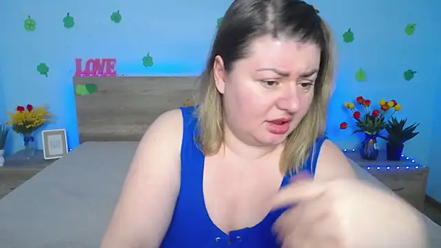 ZannaDreil online show from 03.23.25