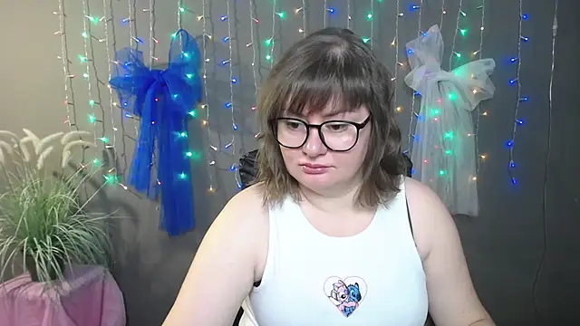 Snapshot of ZannaDreil chatting on 12.05.25 ZannaDreil online show from 12.05.25