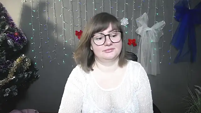 Snapshot of ZannaDreil chatting on 12.16.25 ZannaDreil online show from 12.16.25