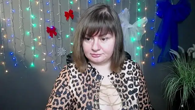 Snapshot of ZannaDreil chatting on 12.19.25 ZannaDreil online show from 12.19.25