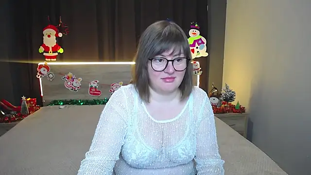 Snapshot of ZannaDreil chatting on 12.20.25 ZannaDreil online show from 12.20.25