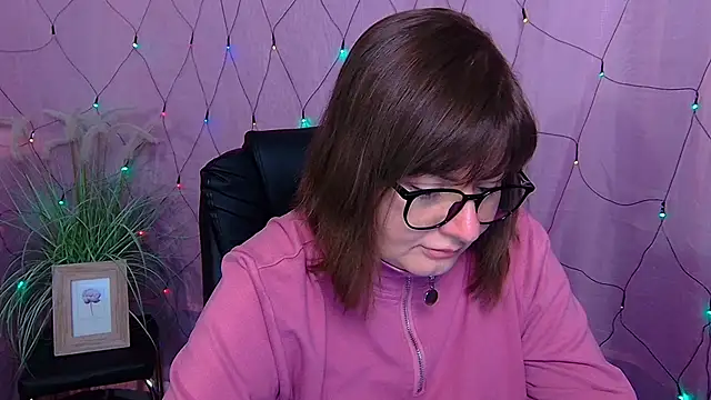 Snapshot of ZannaDreil chatting on 02.02.26 ZannaDreil online show from 02.02.26