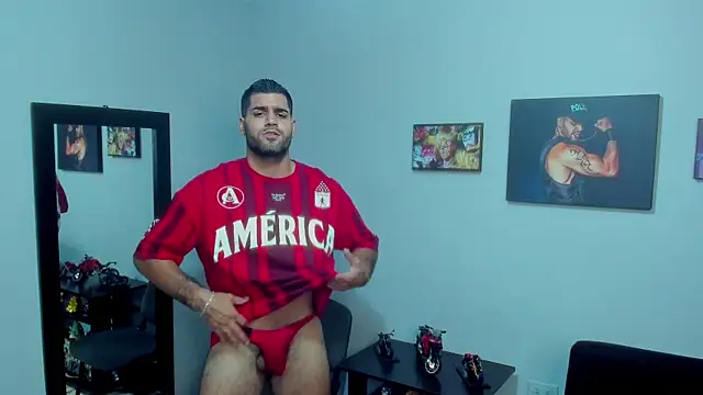 Snapshot of SamirHazard97 chatting on 12.12.24 SamirHazard97 online show from 12.12.24