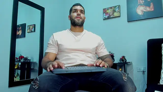 Snapshot of SamirHazard97 chatting on 12.14.24 SamirHazard97 online show from 12.14.24