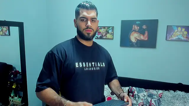 Snapshot of SamirHazard97 chatting on 01.11.25 SamirHazard97 online show from 01.11.25