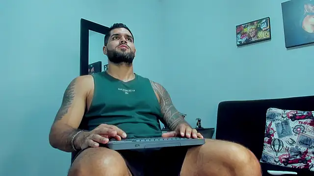 Snapshot of SamirHazard97 chatting on 01.31.25 SamirHazard97 online show from 01.31.25