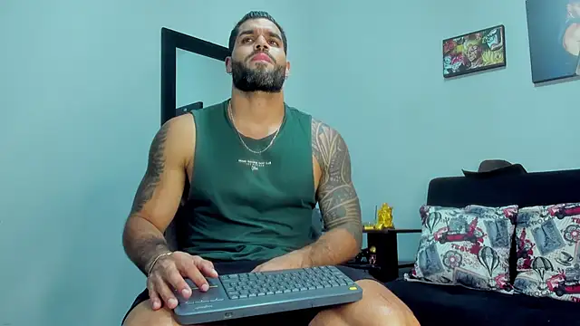 Snapshot of SamirHazard97 chatting on 10.01.25 SamirHazard97 online show from 10.01.25