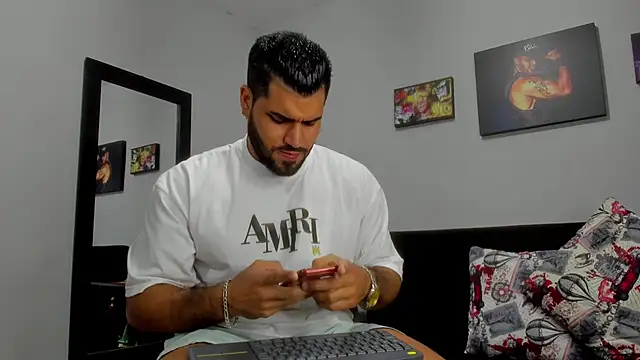 Snapshot of SamirHazard97 chatting on 10.15.25 SamirHazard97 online show from 10.15.25