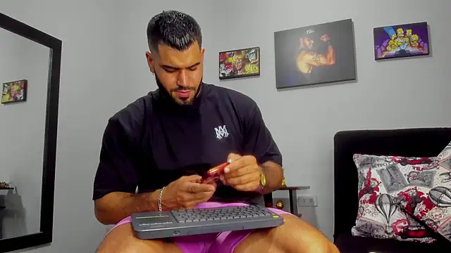 Snapshot of SamirHazard97 chatting on 10.16.25 SamirHazard97 online show from 10.16.25