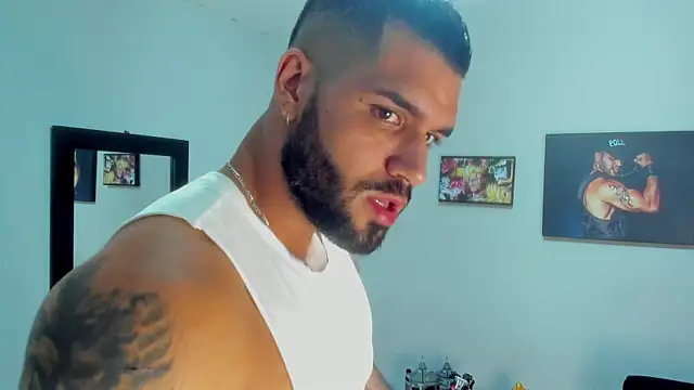 Snapshot of SamirHazard97 chatting on 10.30.25 SamirHazard97 online show from 10.30.25