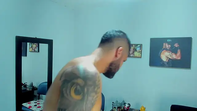 Snapshot of SamirHazard97 chatting on 11.01.25 SamirHazard97 online show from 11.01.25