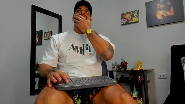 Snapshot of SamirHazard97 chatting on 11.08.25 SamirHazard97 online show from 11.08.25