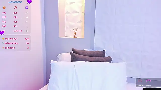 EmilyRouss  online show from 02.25.25