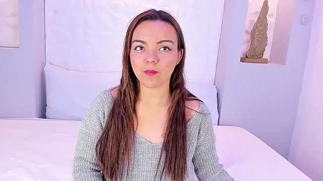 EmilyRouss  online show from 11.24.25