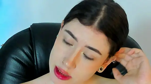 melody suarez online show from 01.26.25