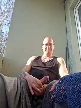 Maiki82 online show from 03.21.25