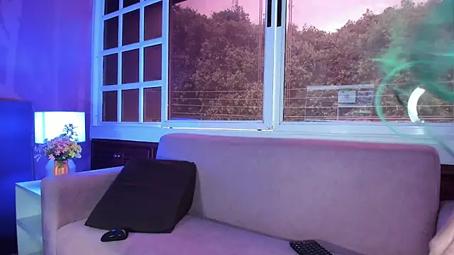 MelaniieRoux online show from 10.11.25