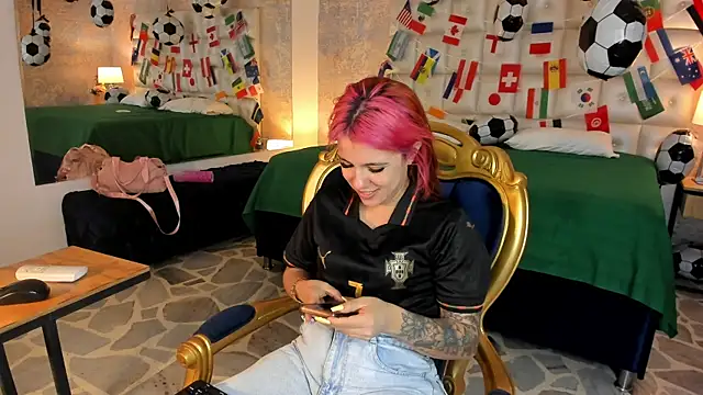 Snapshot of MelaniieRoux chatting on 07.02.26 MelaniieRoux online show from 07.02.26