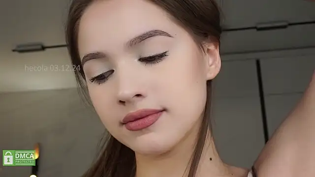 Snapshot of hecola chatting on 12.03.24 hecola online show from 12.03.24