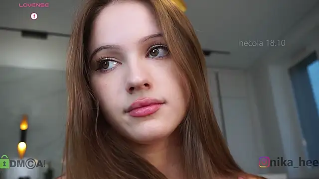 Snapshot of hecola chatting on 10.18.25 hecola online show from 10.18.25