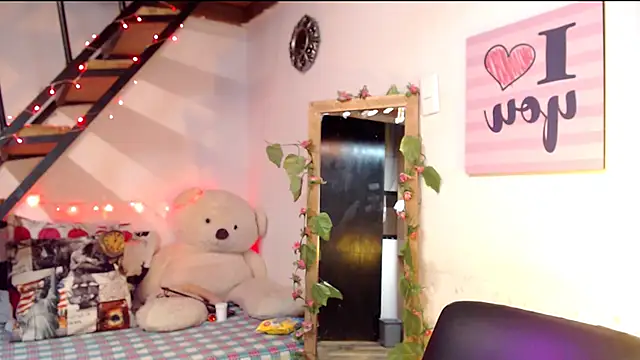 Snapshot of luna_sky83 chatting on 02.11.25 luna sky83 online show from 02.11.25