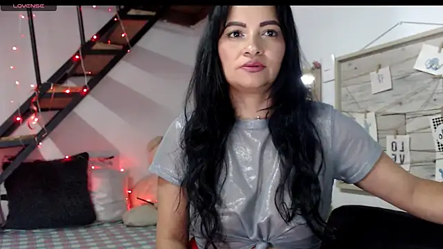 Snapshot of luna_sky83 chatting on 09.17.25 luna sky83 online show from 09.17.25