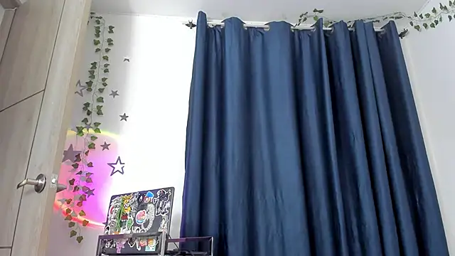 Snapshot of AlyRoses chatting on 01.12.25 AlyRoses online show from 01.12.25