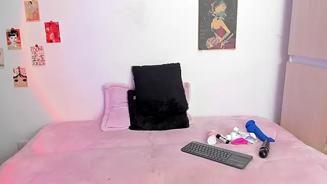 Snapshot of AlyRoses chatting on 02.11.25 AlyRoses online show from 02.11.25