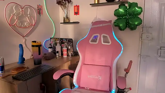 Snapshot of AlyRoses chatting on 03.21.25 AlyRoses online show from 03.21.25