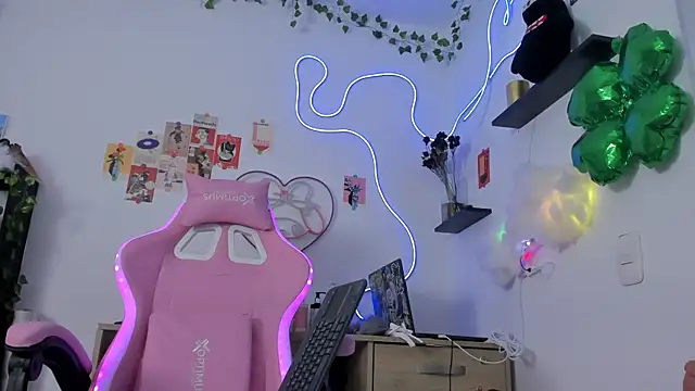 Snapshot of AlyRoses chatting on 03.23.25 AlyRoses online show from 03.23.25