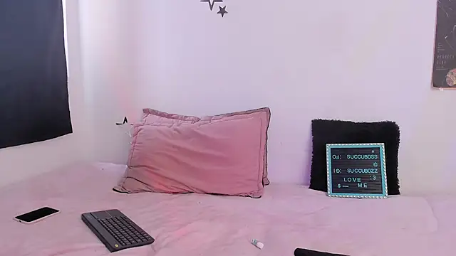 Snapshot of AlyRoses chatting on 11.06.25 AlyRoses online show from 11.06.25