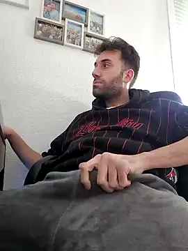 Snapshot of espanolmadrid chatting on 12.27.24 espanolmadrid online show from 12.27.24