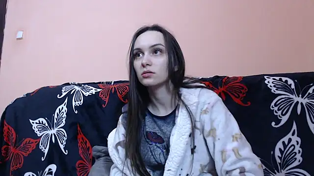 Snapshot of AlmaQueen chatting on 01.10.25 AlmaQueen online show from 01.10.25