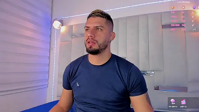 Snapshot of Jacoob19_ chatting on 01.08.25 Jacoob19 online show from 01.08.25