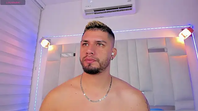 Snapshot of Jacoob19_ chatting on 01.14.25 Jacoob19 online show from 01.14.25