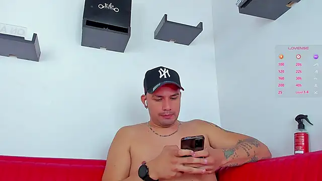 Snapshot of Jacoob19_ chatting on 01.18.25 Jacoob19 online show from 01.18.25