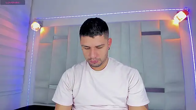 Snapshot of Jacoob19_ chatting on 01.24.25 Jacoob19 online show from 01.24.25